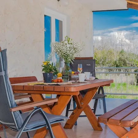 House Paula Sa Privatnim Grijanim Bazenom Na Mirnoj Lokacija Blizu Mora Holiday home Privlaka (Zadar)