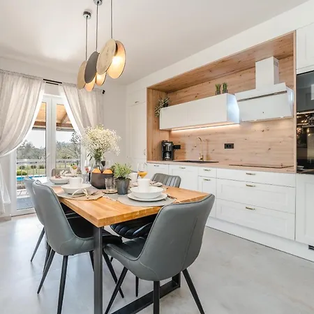 House Paula Sa Privatnim Grijanim Bazenom Na Mirnoj Lokacija Blizu Mora Privlaka (Zadar)