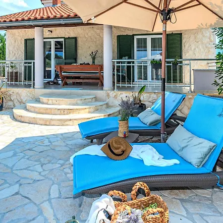 House Paula Sa Privatnim Grijanim Bazenom Na Mirnoj Lokacija Blizu Mora