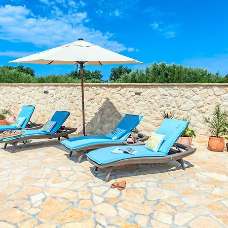 Ferienhaus House Paula Sa Privatnim Grijanim Bazenom Na Mirnoj Lokacija Blizu Mora Privlaka (Zadar)
