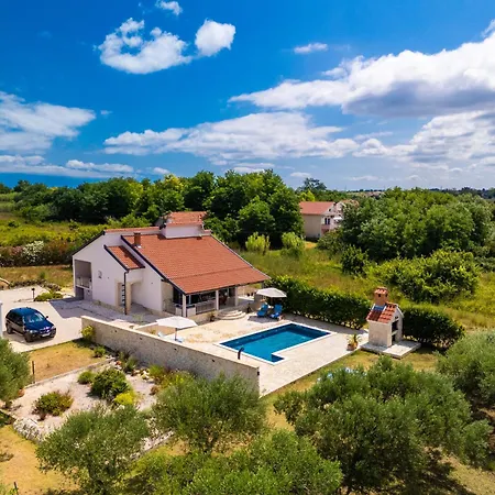 Vakantiehuis House Paula Sa Privatnim Grijanim Bazenom Na Mirnoj Lokacija Blizu Mora