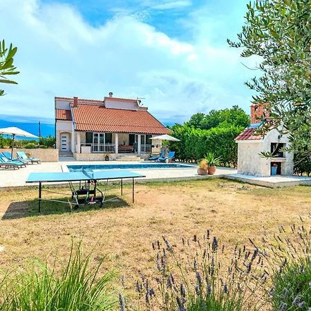 House Paula Sa Privatnim Grijanim Bazenom Na Mirnoj Lokacija Blizu Mora Ferienhaus Privlaka (Zadar)