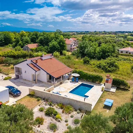 House Paula Sa Privatnim Grijanim Bazenom Na Mirnoj Lokacija Blizu Mora