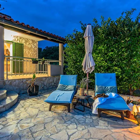 Ferienhaus House Paula Sa Privatnim Grijanim Bazenom Na Mirnoj Lokacija Blizu Mora