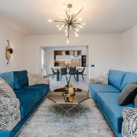 House Paula Sa Privatnim Grijanim Bazenom Na Mirnoj Lokacija Blizu Mora Privlaka (Zadar)